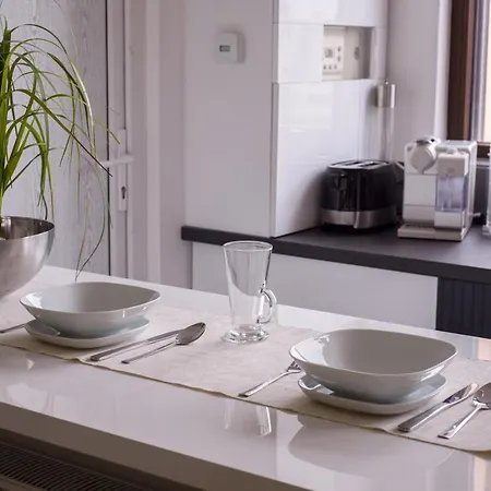 Luxury Two Militari M3 * בוקרשט